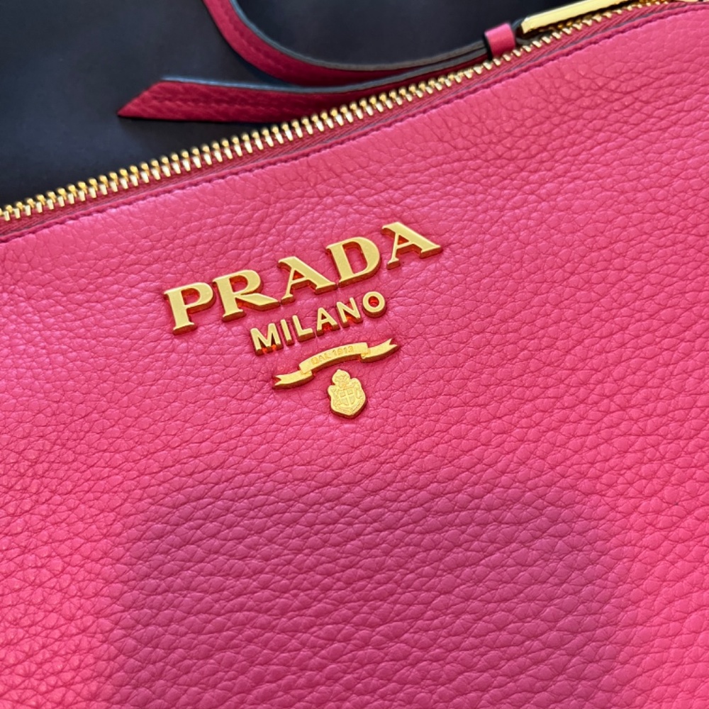 Prada Vitello Phenix Double Zip Crossbody - Picture 2 of 9